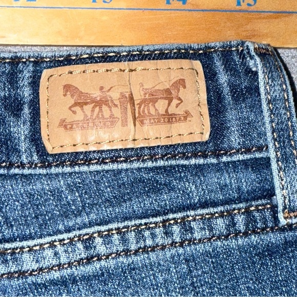 Levi's Women's Blue Jeans Mid Rise Skinny 31W‎ 30L Cotton/1%Elastane - Picture 4 of 9